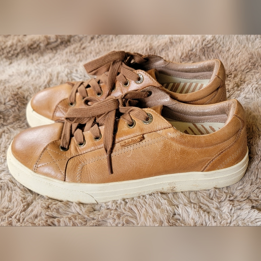Taos Sneakers